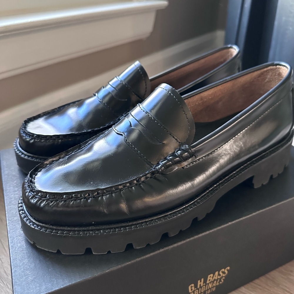 G.H. Bass & Co. Black Leather Whitney Super Lug Loafers